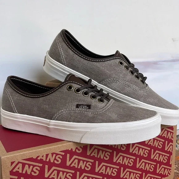 Vans Men’s Authentic
C&L Gray
VN0009PVBXC
Sneakers - Picture 5 of 16